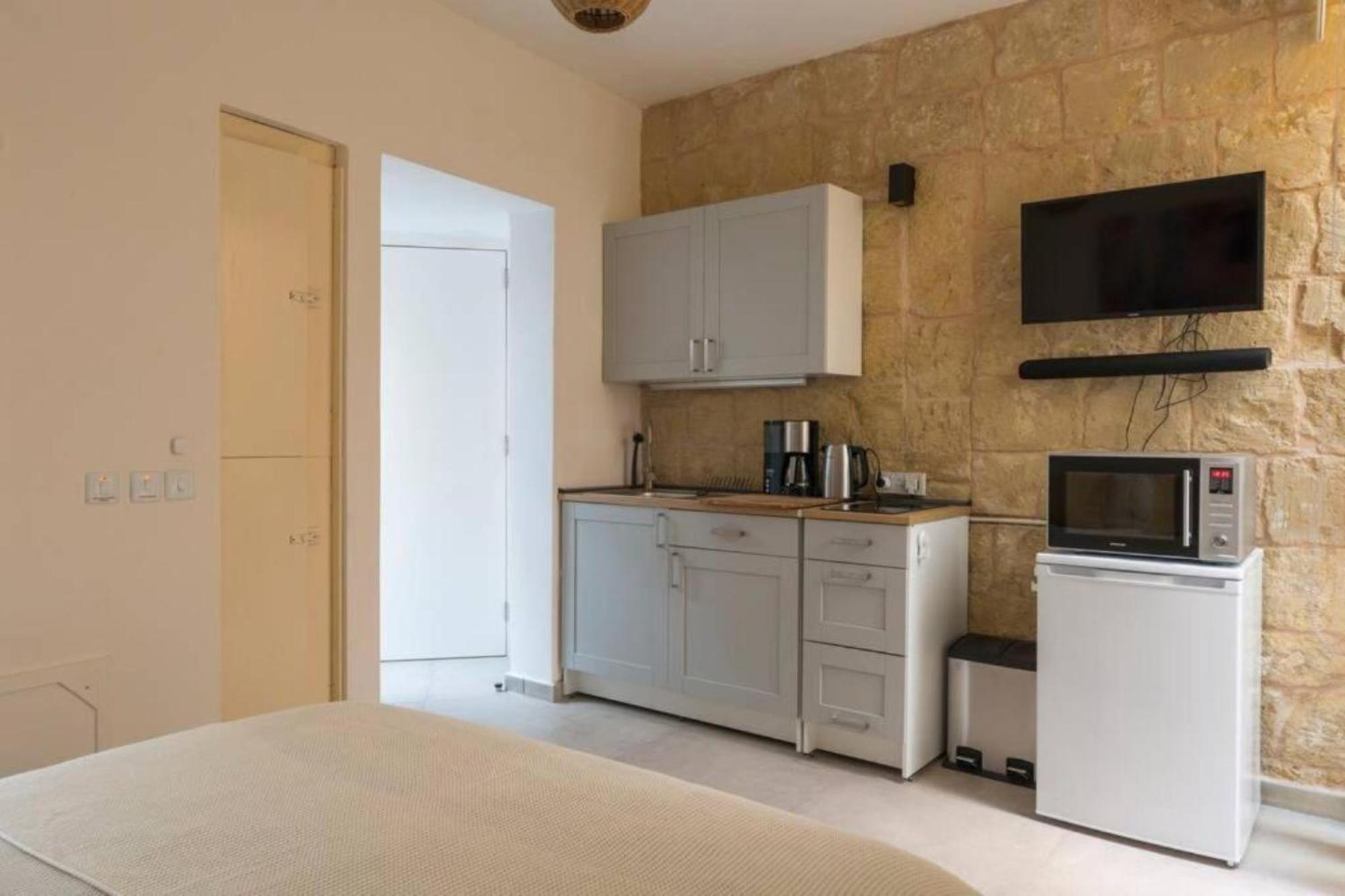 Authentic Gf Apartment With Terrace At The 3 Cities Marina Cospicua Εξωτερικό φωτογραφία