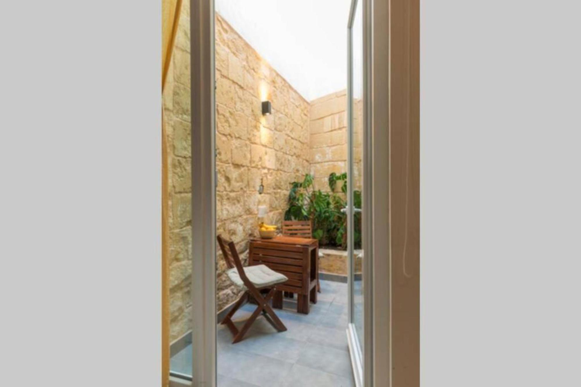 Authentic Gf Apartment With Terrace At The 3 Cities Marina Cospicua Εξωτερικό φωτογραφία